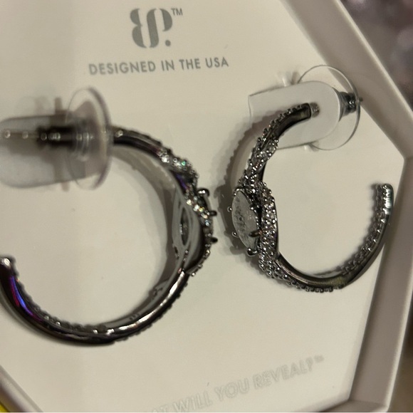 💎Swirling Details💎 RESERVED - Picture 6 of 7